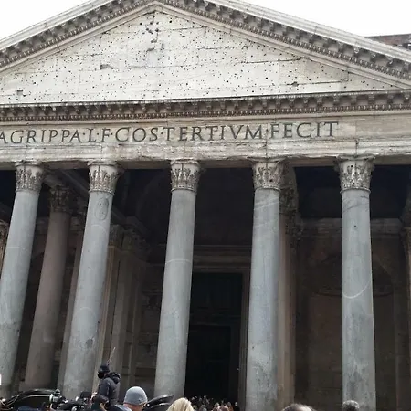 Pantheon Navona Apartment